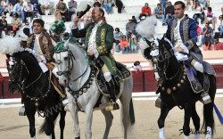 GRANDE CORRIDA DE TOIROS EM SALVATERRA  12-04-2015