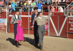 JOÃO MARTINS CORTA DUAS ORELHAS EM GUADALIX DE LA SIERRA(MADRID)