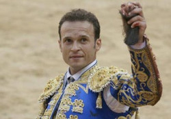 ANTÓNIO FERRERA NÃO TOUREIA EM SEVILHA