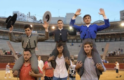 JOÃO D'ALVA ALUNO DA ESCOLA JOSÉ FALCÃO! SAIU A OMBROS EM VALENCIA