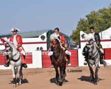 TRIUNFO ARTÍSTICO E GRANADEIRO  NA  REABERTURA DA PRAÇA DE SANTO ALEIXO