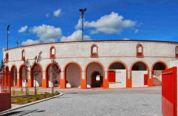 Corrida de Toiros da FIAPE dia 5 de maio Domingo às 16 Horas