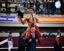 Triunfo de Juan Leal em Istrea,França