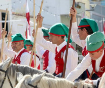 VILA FRANCA DE XIRA: FEIRA TAURINA PELO COLETE ENCARNADO RL Tauromaquia
