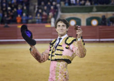 Uma Única Orelha de sexta de Fallas 