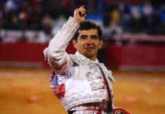 JOSELITO ADAME ORELHA E PALCO NEGA ORELHAS A EL JULI