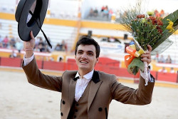 Manuel de Oliveira, vai receber a prova de praticante
