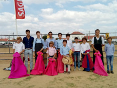 Academia de toureio do Campo Pequeno em Montinhos dos Pegos (Coruche) Caixa de entrada x