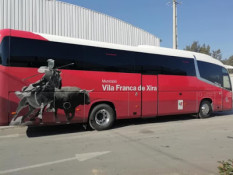 Vila Franca de Xira- Festa Brava dá imagem a autocarro da Câmara Municipal