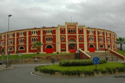 Um cartelaço para 17 abril ,na praça de toiros de Mérida