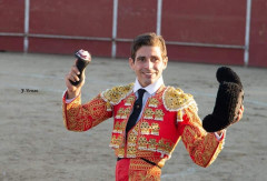  Diogo Peseiro hoje na novilhada matinal em Ceret.(França)