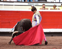 GRANDE FAENA DE TOMÁS BASTOS EM BILBAO