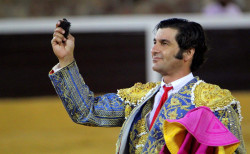 MAIS  UM  PRESTIGIADO  TROFÉU  PARA MORANTE ! 