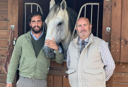 Paco Velasquez, apoderado em Espanha por Paco Cáceres