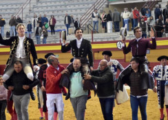 Rui Fernandes, Diego Ventura e Sebastián Fernández, a ombros numa emocionante corrida matinal em Atarfe