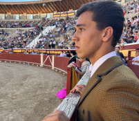 VICENTE SÁNCHEZ FALHA COM DESCABELHO E PERDE OS TROFÉUS