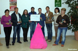 La Asociación Contra el Cáncer de Jerez de los Caballeros recibe 3.005 euros del Festival de Banderilleros 